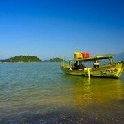 Paraty Beaches. Tarituba. This beach is desert, is located in the north of Paraty, it has small and calm waters and fine sand, is ideal for bathrooms.