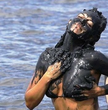 March in Paraty: Paraty Carnival - Bloco da Lama 